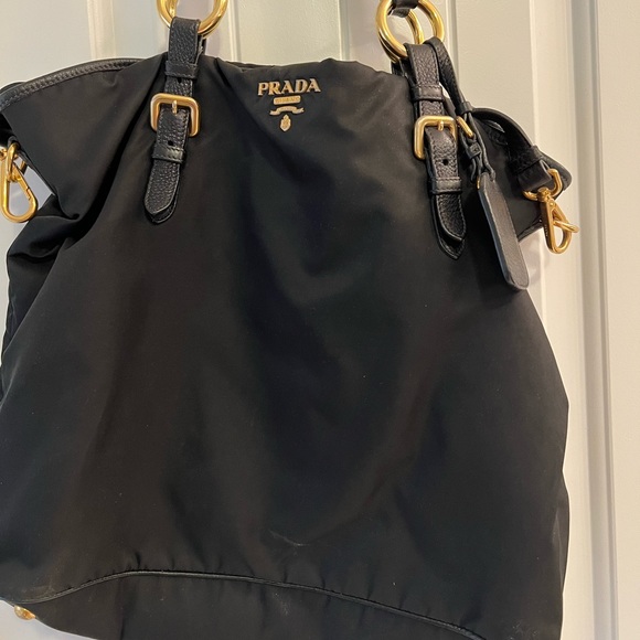 Authentic Prada should/bady cross bag - Picture 2 of 5